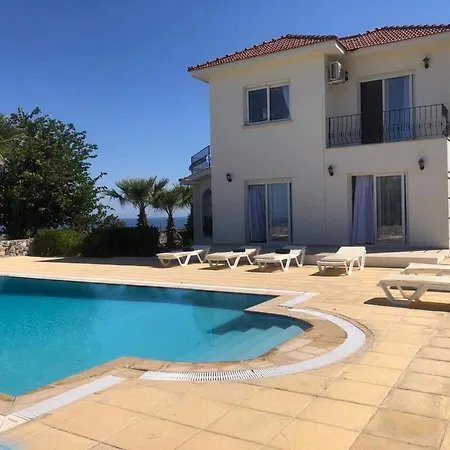Palace, Private Pool, Sea Mountain Views , Spacious Beautiful