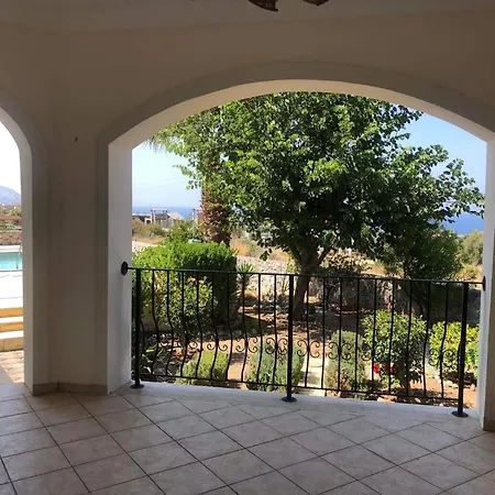Palace, Private Pool, Sea Mountain Views , Spacious Beautiful
