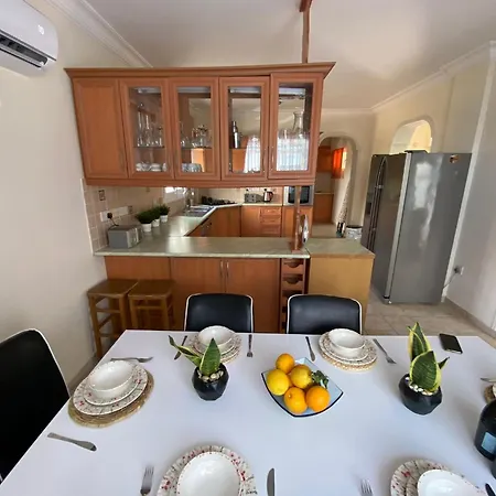 Palace, Private Pool, Sea Mountain Views , Spacious Beautiful Villa Lapithos (Northern Cyprus)